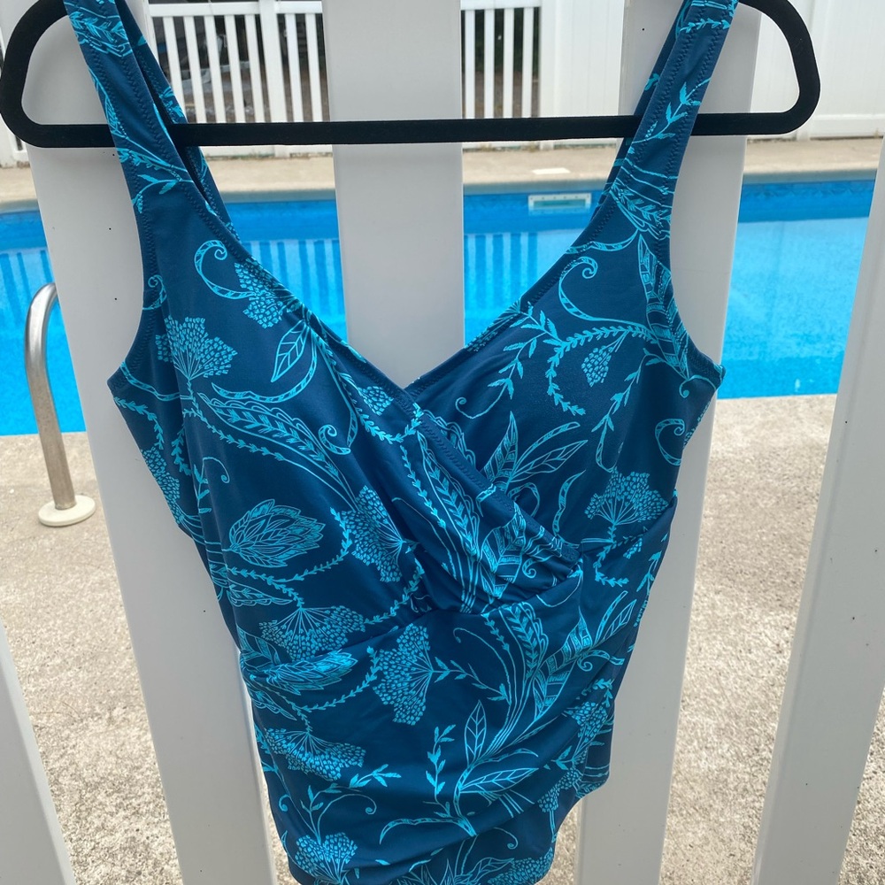 Swimsuit Seekers Essentials Women's swimsuit Black and Green Floral EUC